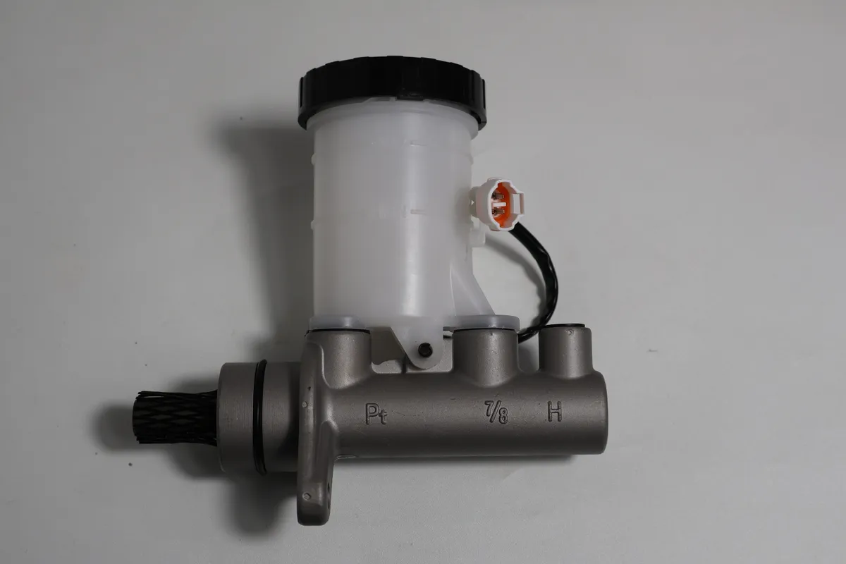 Brake Master Assy Yuzaka ESCUDO 1.6 / VITARA 1.6 (89-06) foto 2