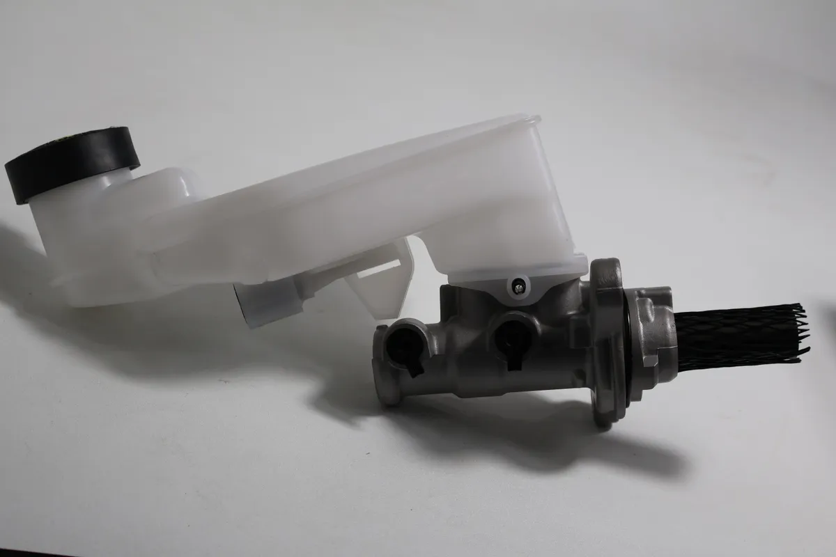 Brake Master Assy Yuzaka CAMRY foto 2