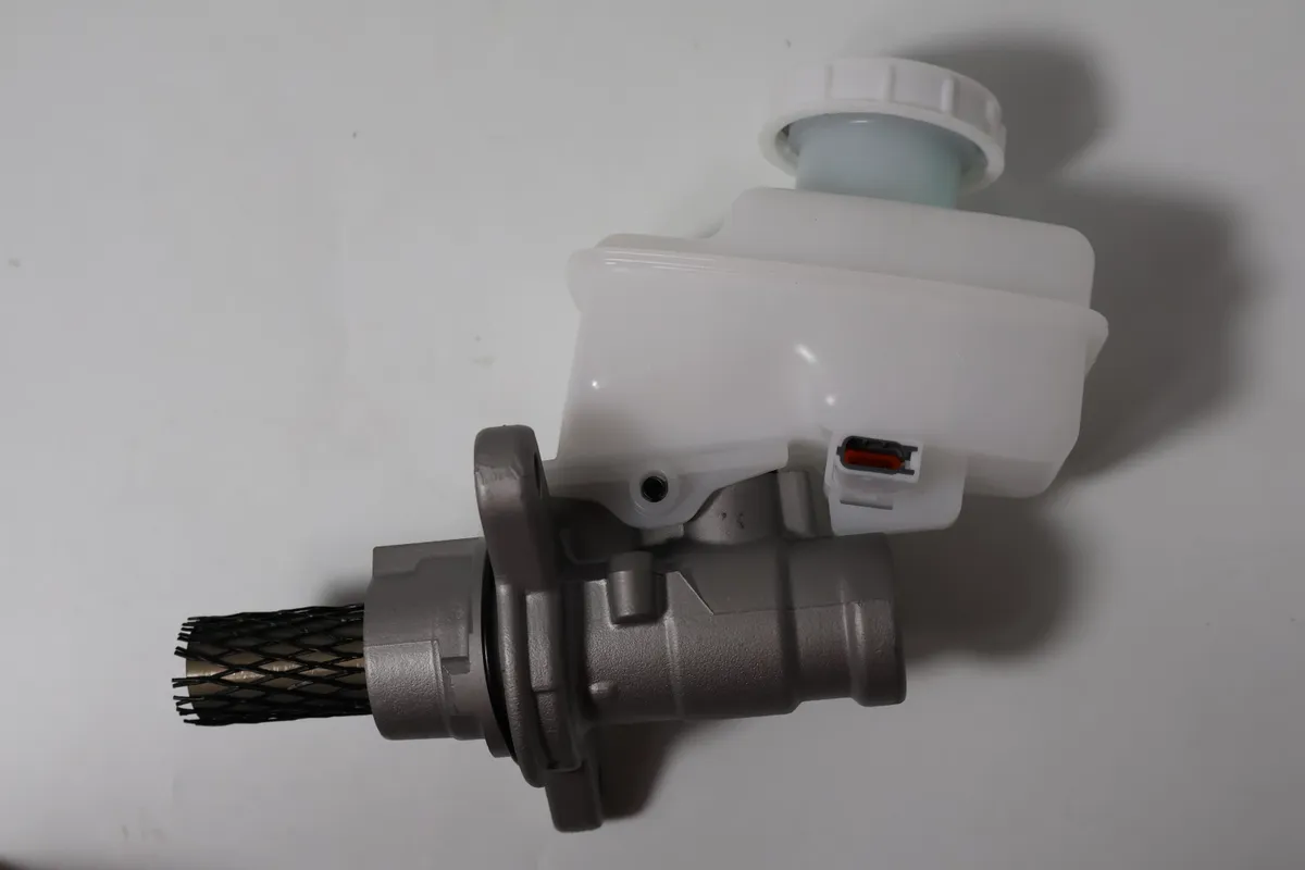 Brake Master Assy Yuzaka TRITON HDX2.5 (KL3T)(15-ON) foto 2
