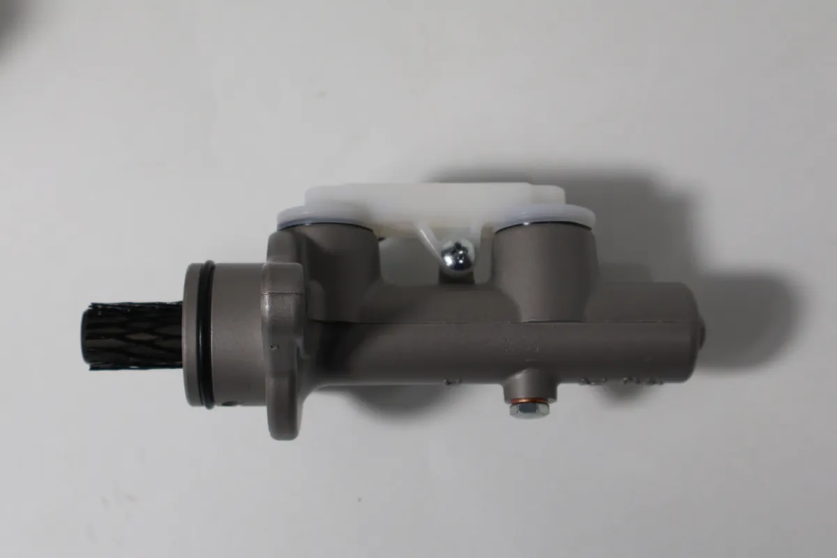 Brake Master Assy Yuzaka ST100 EXTRA (83-91) foto 2