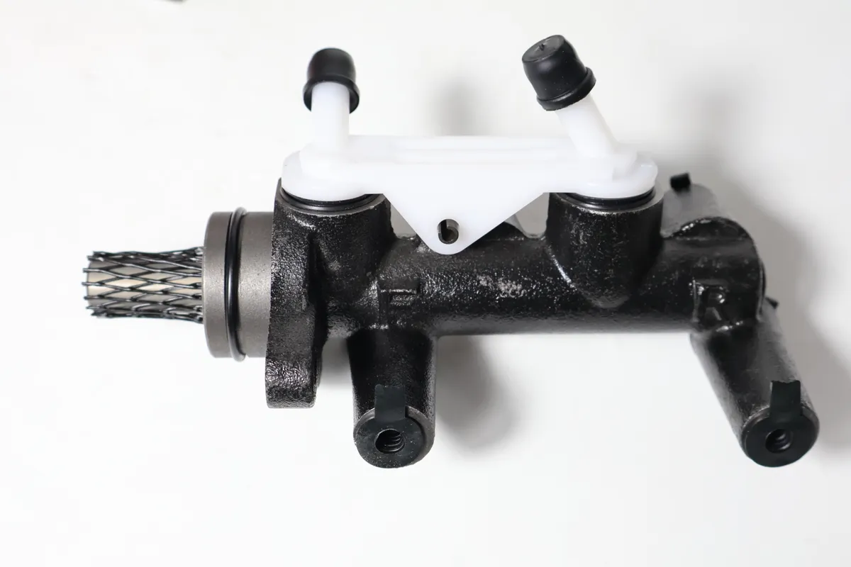 Brake Master Assy Yuzaka S88/S89 86-95 foto 2