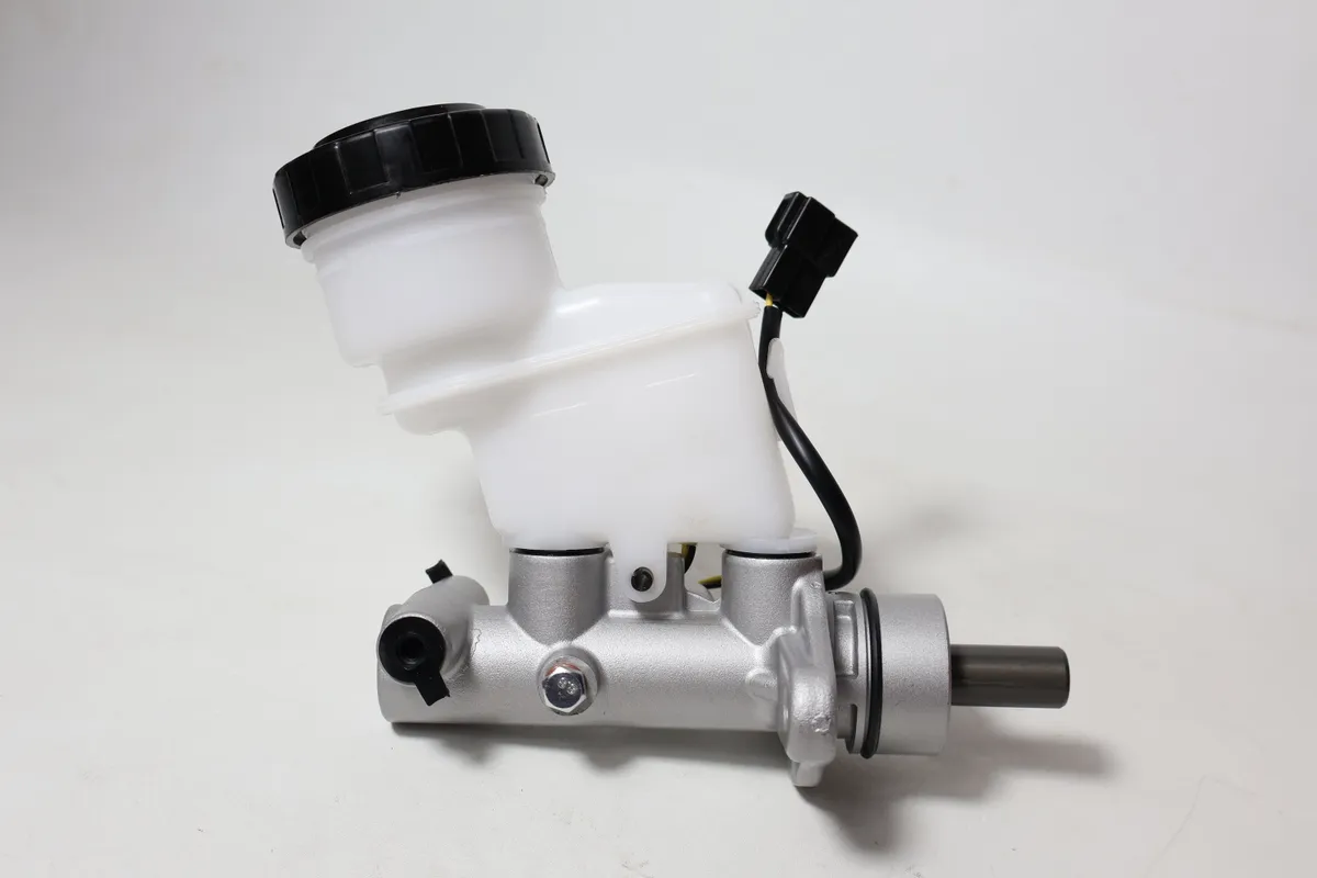 Brake Master Assy Yuzaka TARUNA 99-06 foto 2