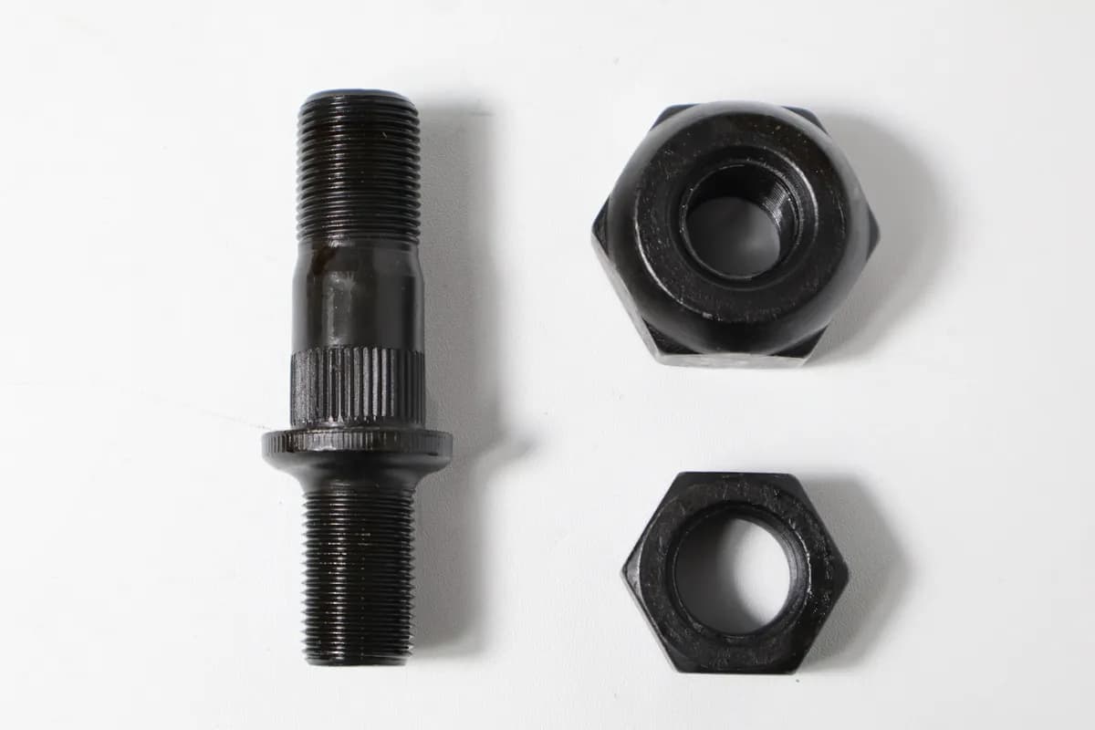 Baut Roda Yuzaka ISUZU NKR66 FRONT foto 2