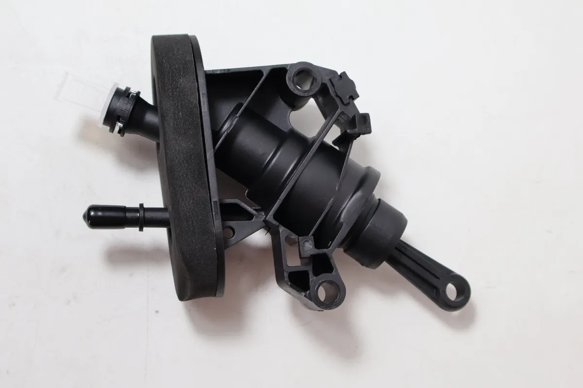 Master Kopling Atas/CM Assy Yuzaka MAZDA 2 09-14/FIESTA 08-ON foto 2