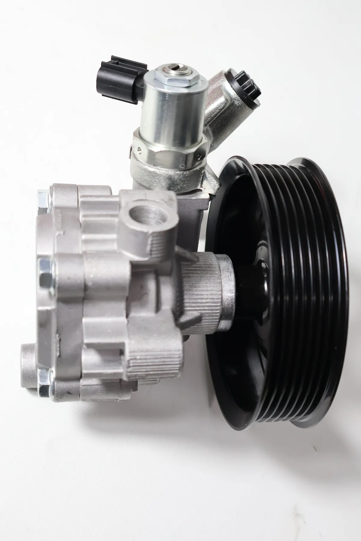 Pompa Power Steering Yuzaka FORTUNER / HILUX 2.4 & 2.8 (22-ON) + PULLY + SOLENOID VALVE foto 2